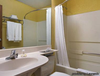 Best Western Buffalo Inn & Suites Уилямсвил Стая снимка